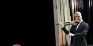 Диригент и цигулар