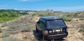 Джип на плажа