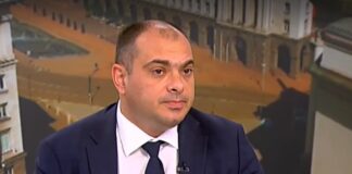 Филип Попов