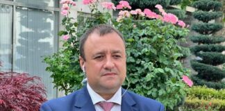 Иван Иванов