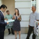 Кирил Петков (вляво) на среща с екоактивисти