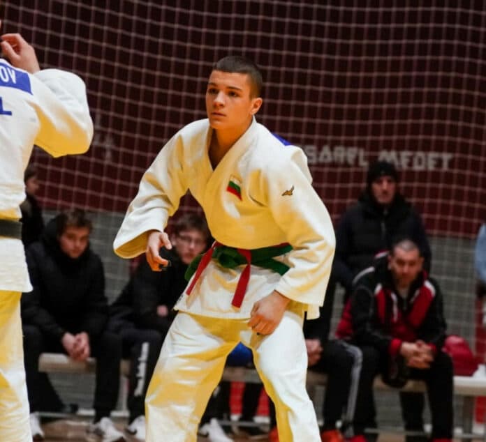 Кристиян Генов