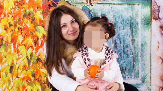 Лилия и дъщеря й