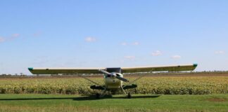 Малък самолет