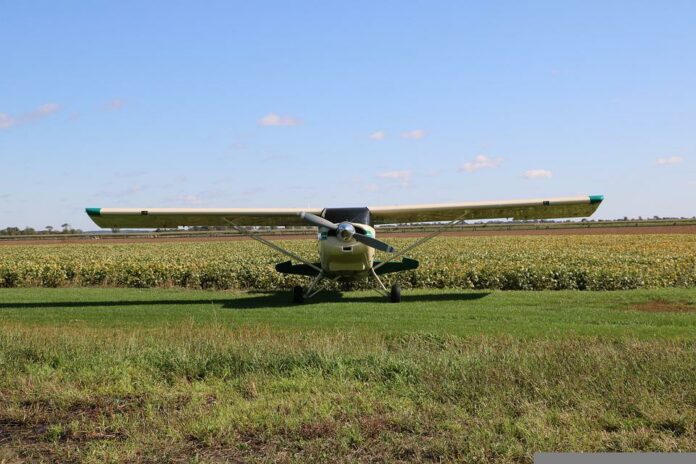 Малък самолет