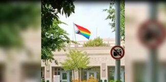 Над посолството на САЩ в София се развява флагът на бисексуалната общност