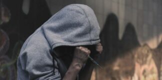 Наркозависим