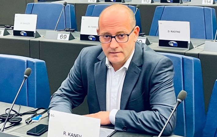 Евродепутатът Радан Кънев от Продължаваме промяната Демократична България ПП ДБ изрази надежда