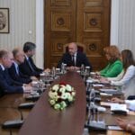 Президентът с "Демократична България"