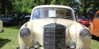 Ретро автомобил