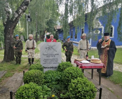 Паметник-Тодор Каблешков