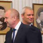 Румен Радев (вляво) и Костадин Костадинов (вдясно)