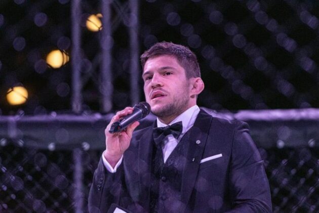 Водещият Борис Тонев