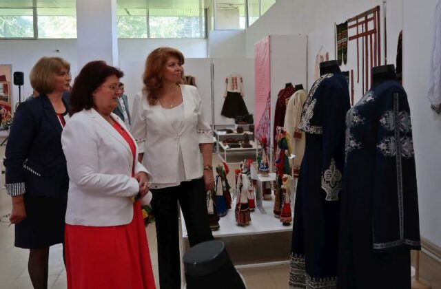 Илияна Йотова