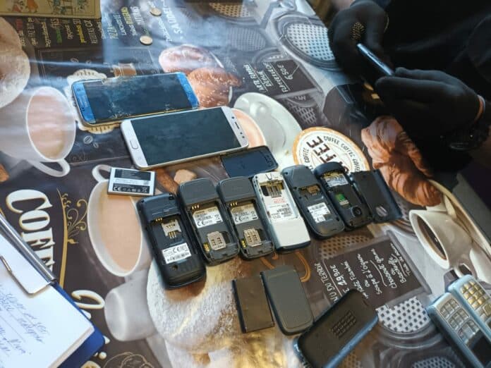 Телефони, ползвани за измамата