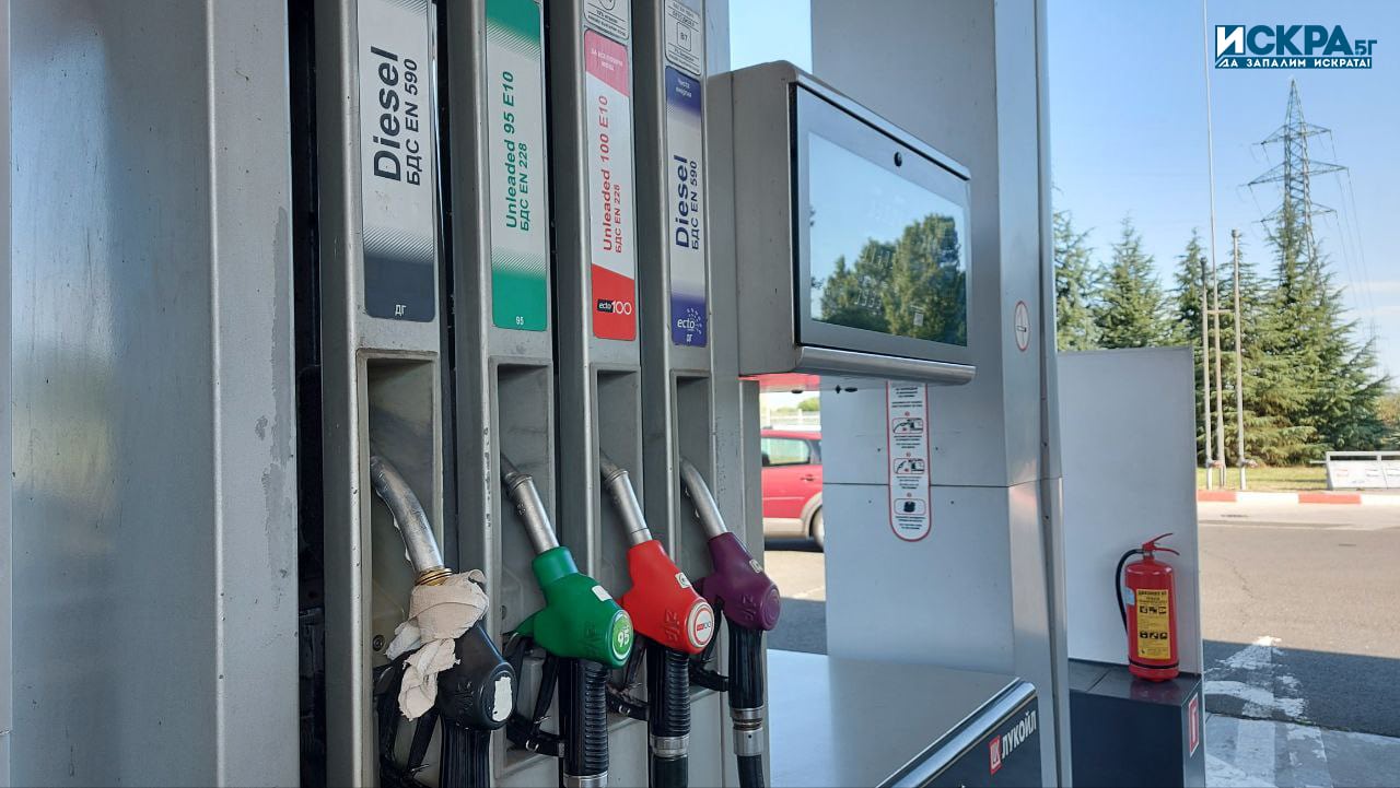 Цената на най масовия бензин А95 тръгна нагоре и на бензиностанциите