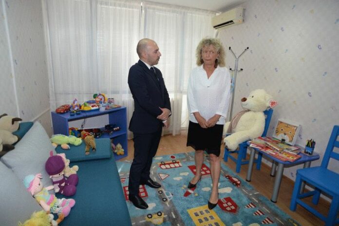 Борислав Ганчев в синя стая