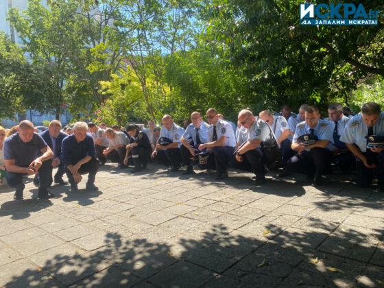 Едноминутно мълчание