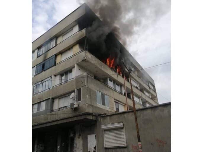 Гръмнала газова бутилка в 29 блок в Гълъбово