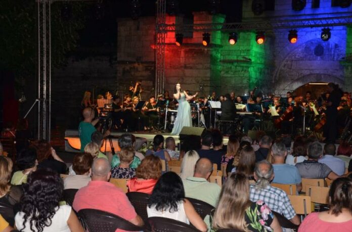 Концерт-спектакъл „Пресътворените песни“