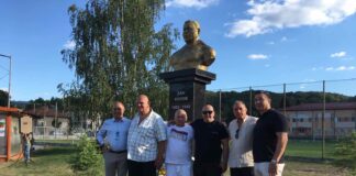 Паметник на Дан Колов