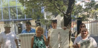 Манолова и екипът й подаряват радиатор