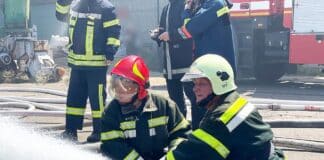 Погасяване на пожара на пристанището в Одеса