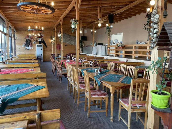 Празно заведение