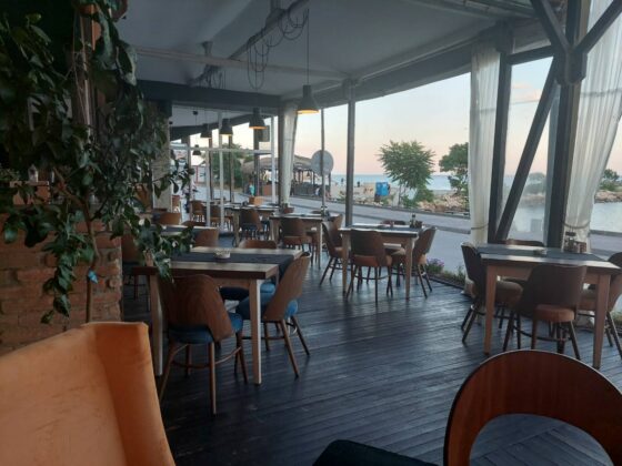 Празно заведение