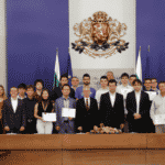 Премиерът награди ученици