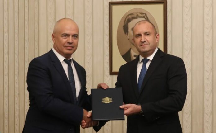 (от ляво надясно) Георги Свиленски и Румен Радев