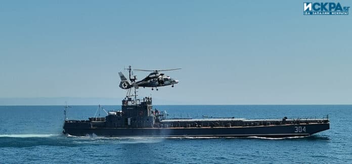 Хеликоптер, военен кораб