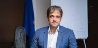 Валентин Михов