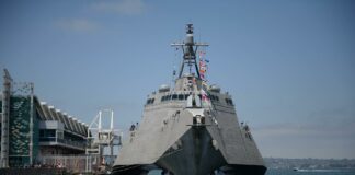 Разрушител на ВМС на САЩ.