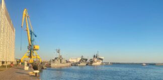 Военни кораби в Бургас