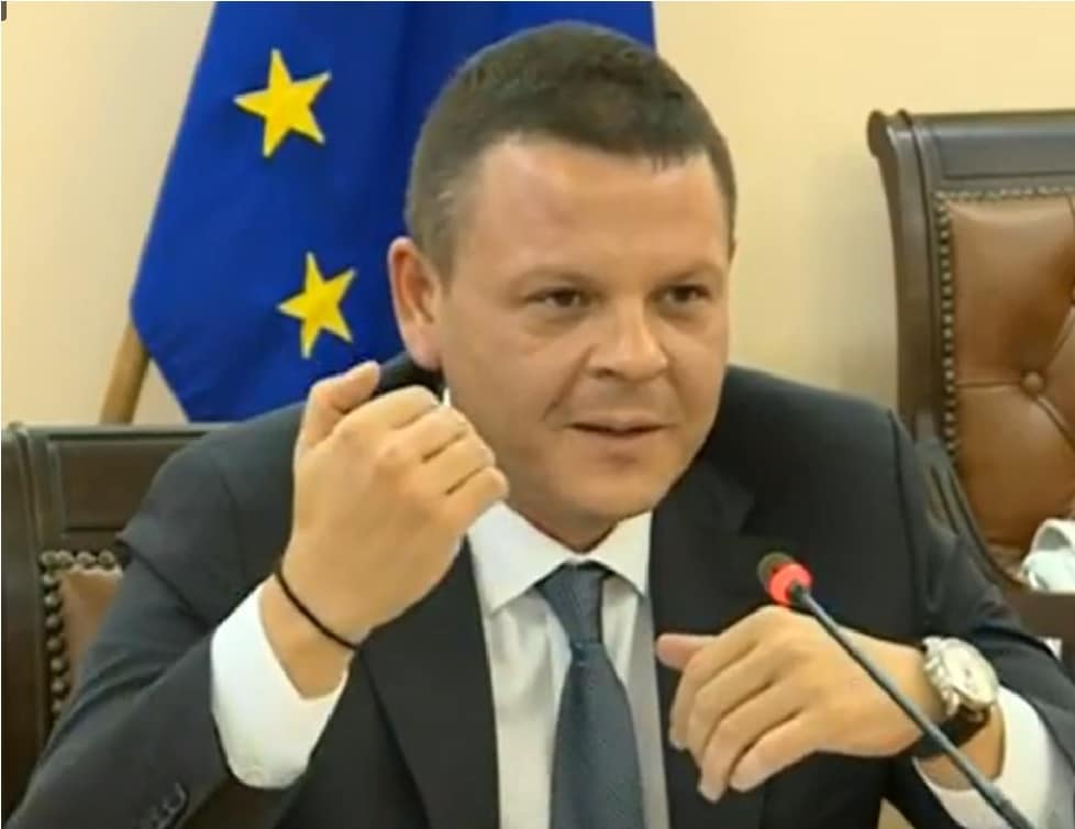 Налице се редица нелоялни търговски практики възникват съмнения и за