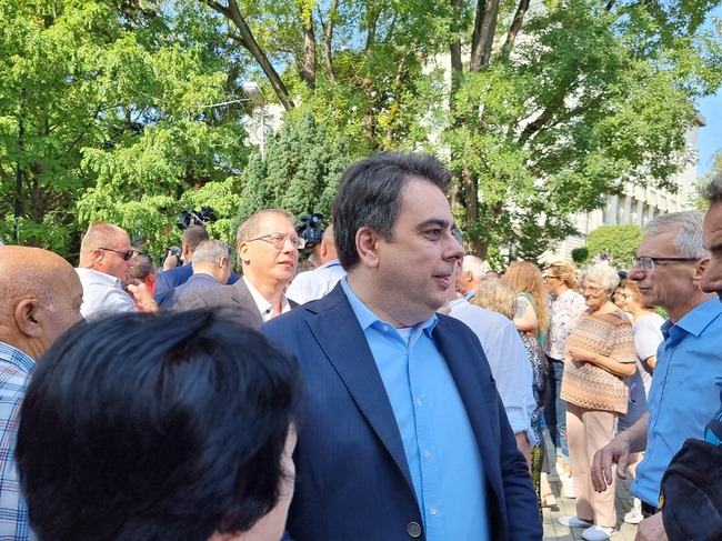 Асен Василев