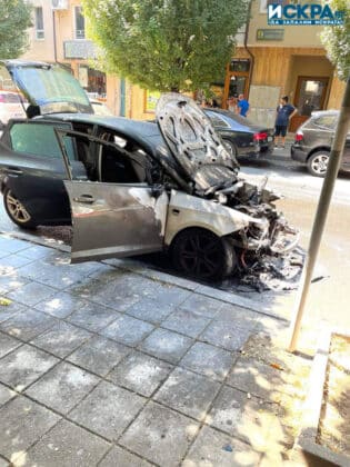 Горящ автомобил