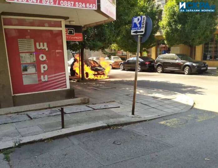 Горящ автомобил