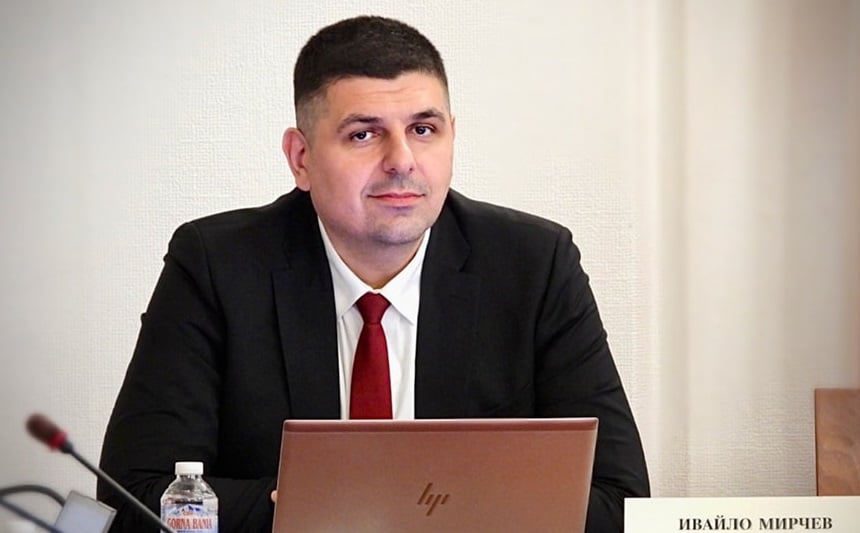 Бившият депутат от Демократична България Ивайло Мирчев коментира Той