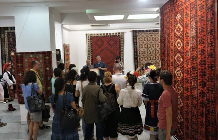 Изложба на килими