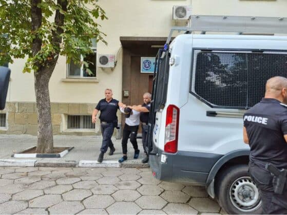 Извеждане на задържан