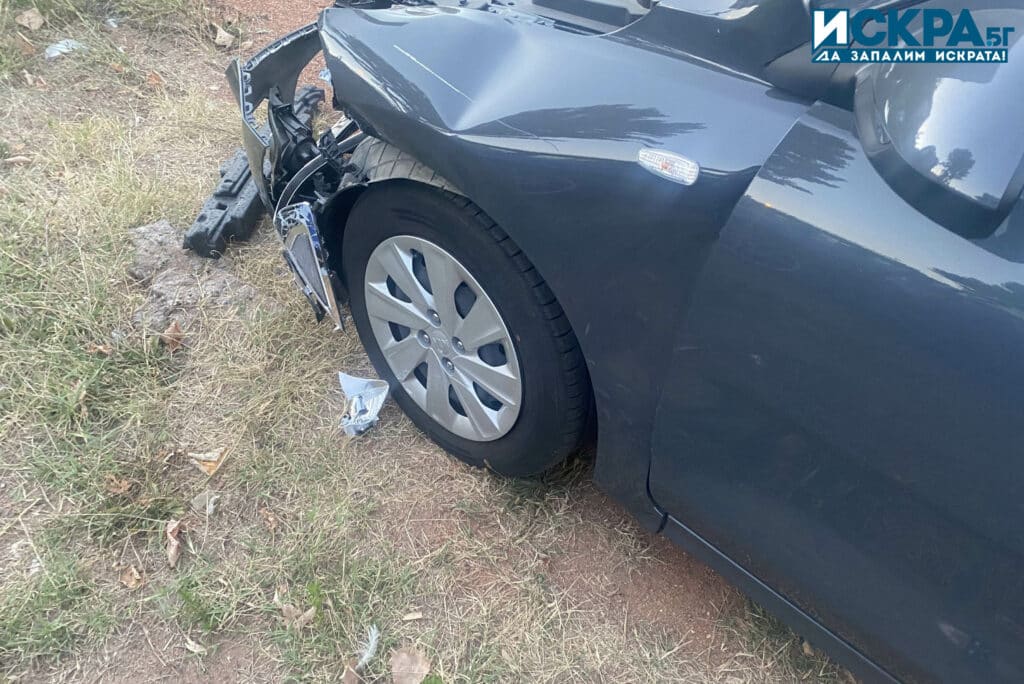 Четирима души от които две деца са пострадали при катастрофа