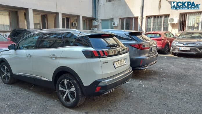 Автомобили