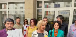 Мая Манолова