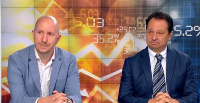 (от ляво надясно) Михаил Кръстев и Юлиан Войнов