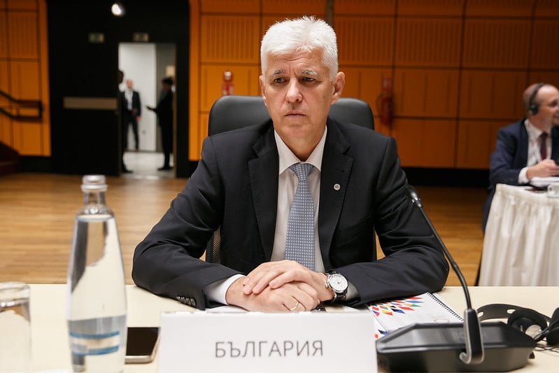 Служебният министър на отбраната Димитър Стоянов ще участва в съвместно