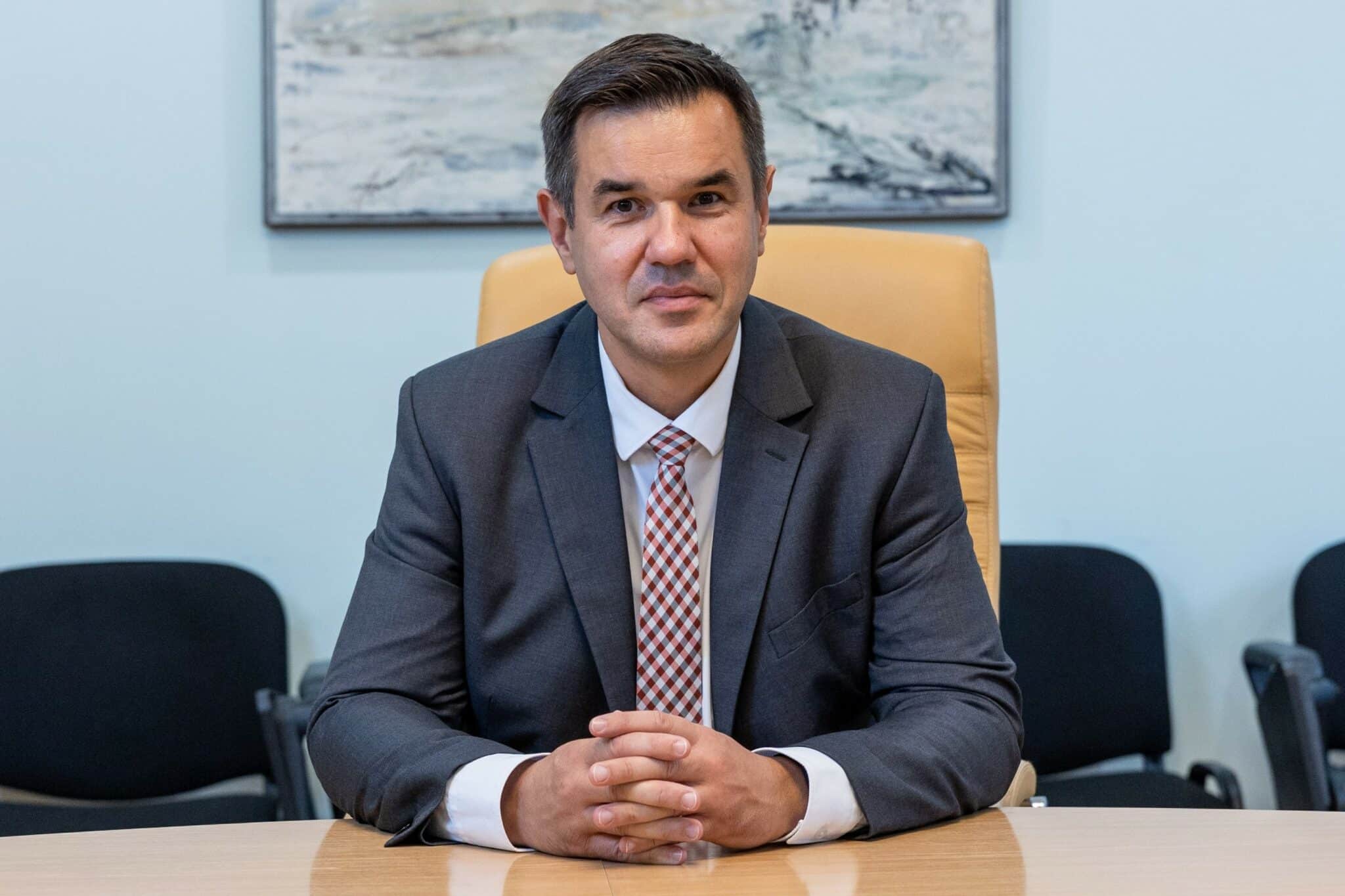 Служебният министър на икономиката Никола Стоянов разкри че фирмата Ел