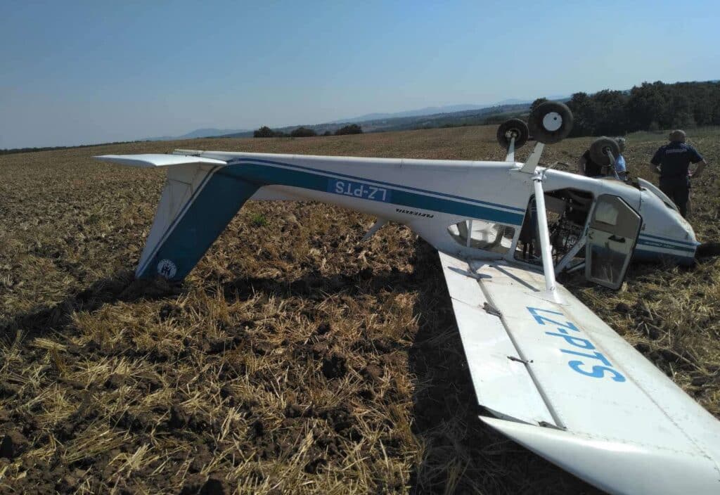 Аварирал самолет