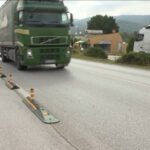 Разделители на пътя край село Микре